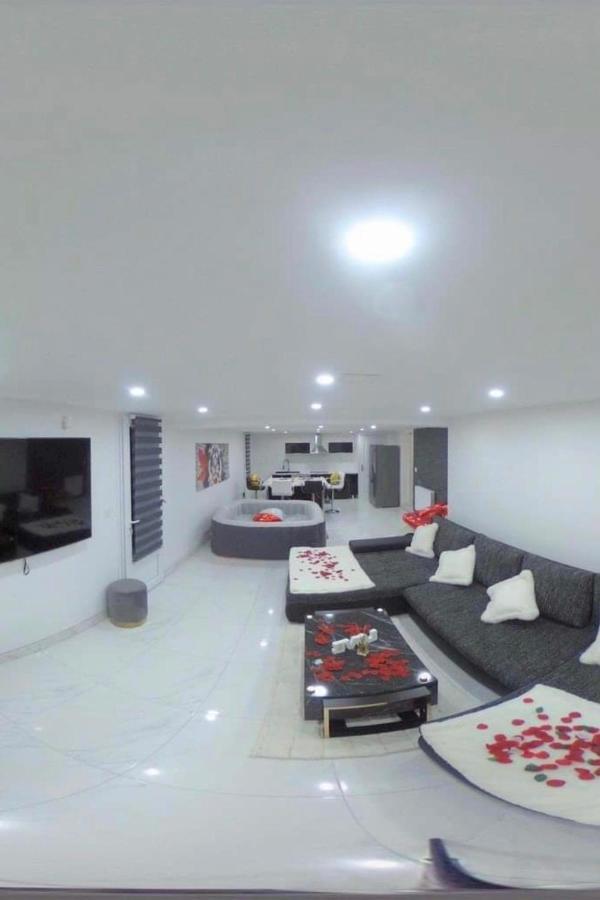 Love Room Givors Exterior photo